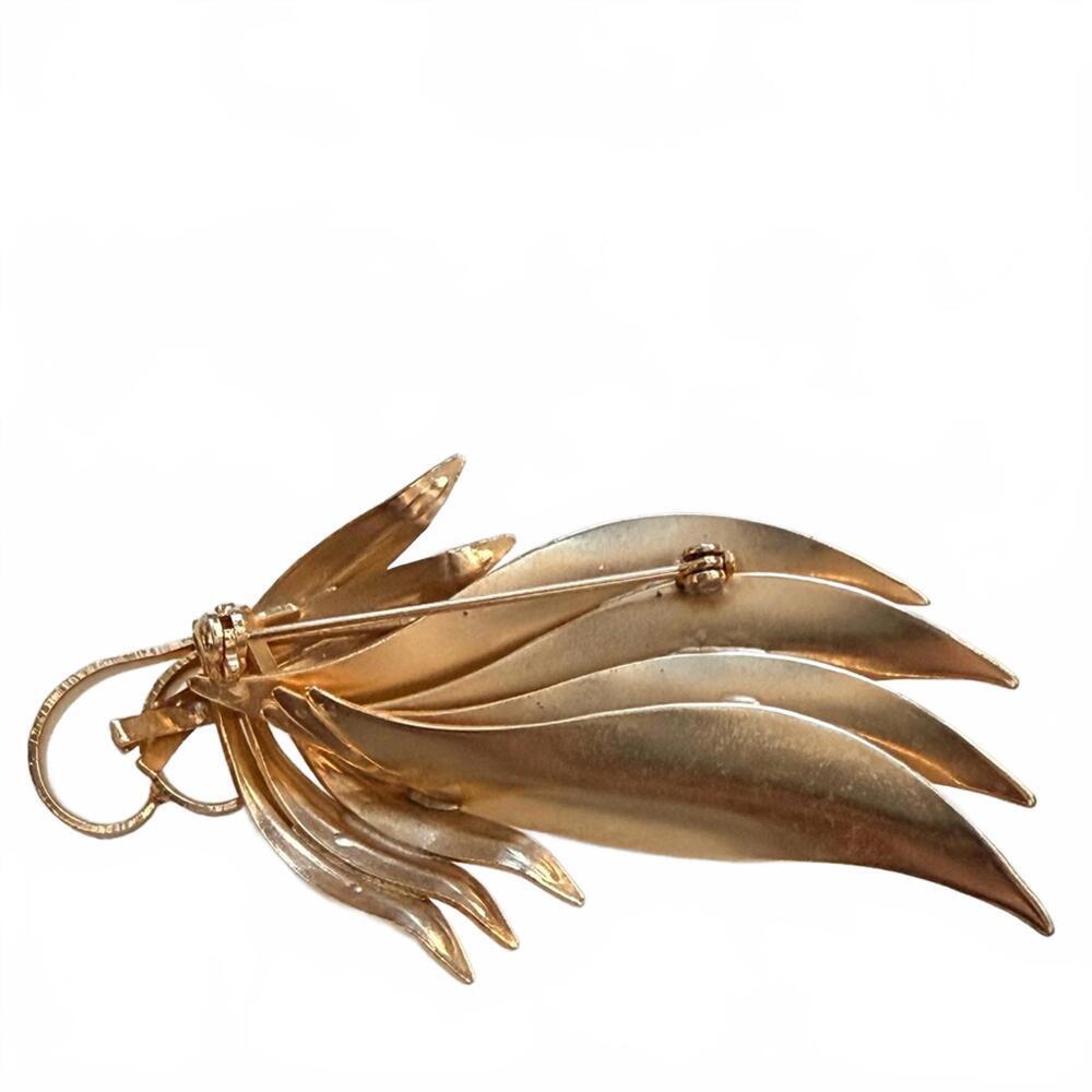 Vintage Mid Century Gold Tone Leaf Brooch Statement Pin - Picture 2 of 6
